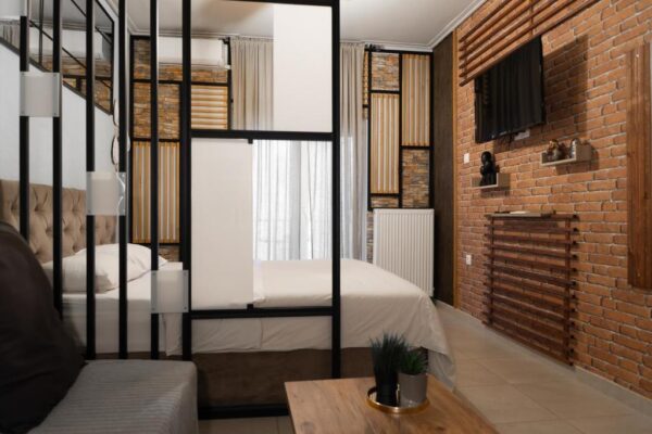 Alexander 31-Street Fashion Suite